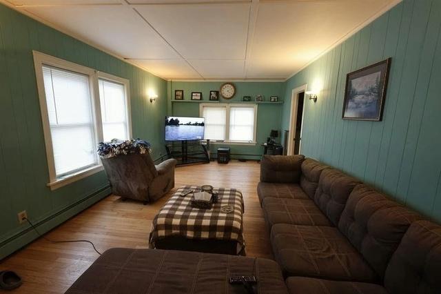 117 Amelia St, Cassville, WI 53806