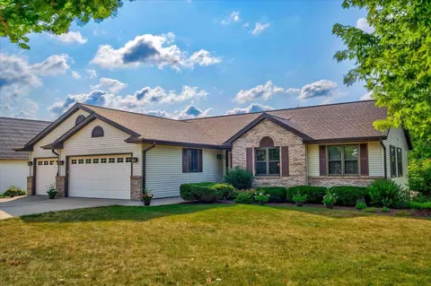 1000 Starlight Ln, Cottage Grove, WI 53527