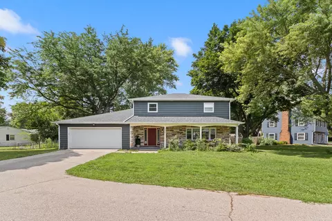 Exterior - 1840 Vista Dr, Beloit, WI 53511 photo 3 of 11