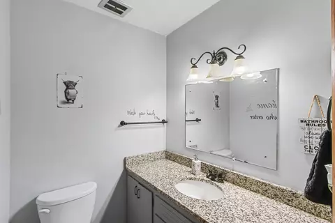 Bath - 1840 Vista Dr, Beloit, WI 53511 photo 1 of 3