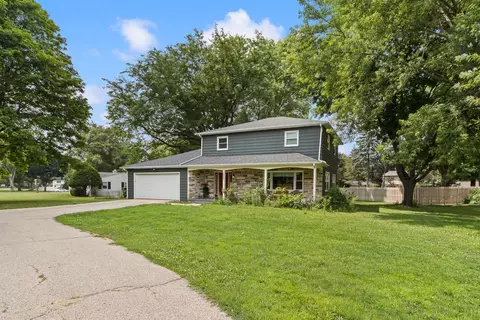 Exterior - 1840 Vista Dr, Beloit, WI 53511 photo 4 of 11