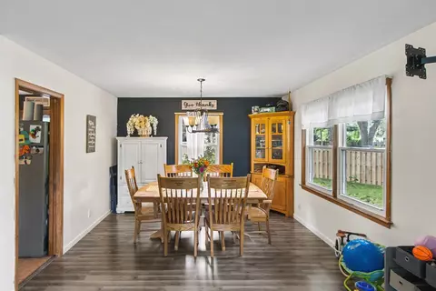 Dining - 1840 Vista Dr, Beloit, WI 53511 photo 2 of 3