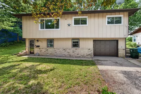 1221 Debra Ln, Madison, WI 53704