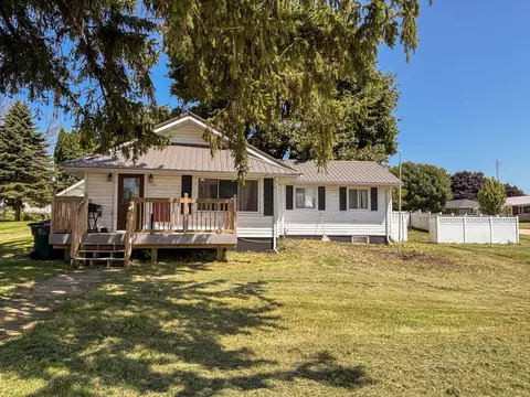 930 5th St, Fennimore, WI 53809