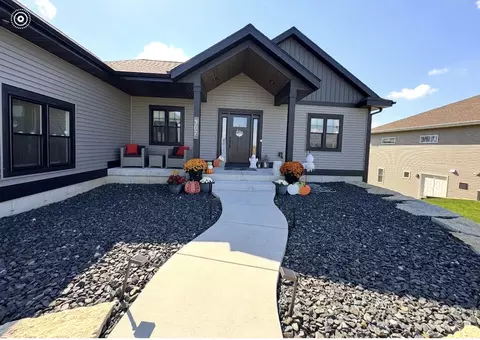 Exterior - 307 Prairie St, Fall River, WI 53932 photo 2 of 9