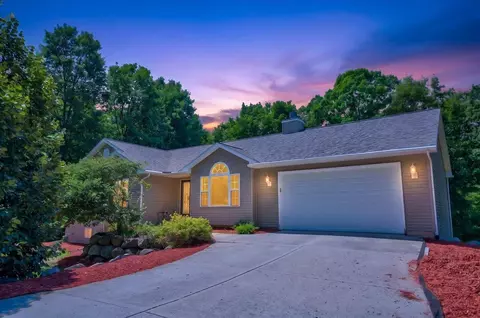 4729 Gaston Cir, Cottage Grove, WI 53527
