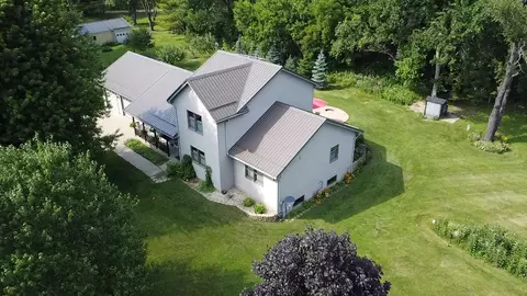 5352 N River Rd, Janesville, WI 53545