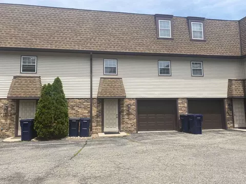 2532 W Memorial Dr, Janesville, WI 53548