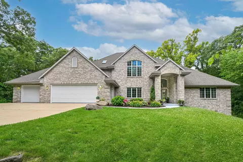 2023 W Glenmoor Ln, Janesville, WI 53545