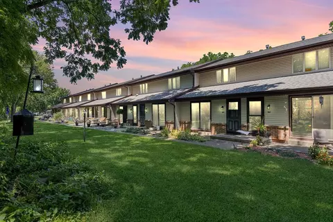 259 Ba Wood Ln, Janesville, WI 53545