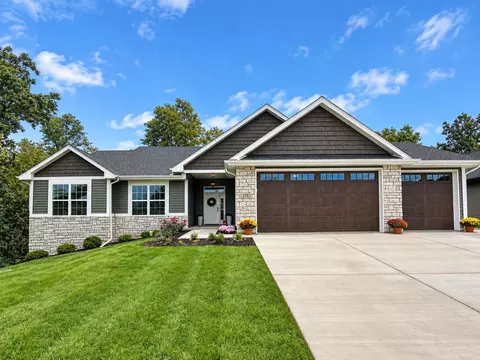 3762 White Pine Dr, Janesville, WI 53545