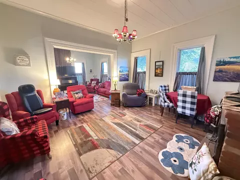 Living - 1009 W 3rd Ave, Brodhead, WI 53520 photo 1 of 5