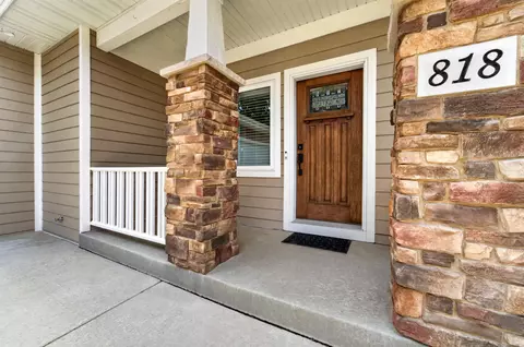 818 Pine Hill Dr, Verona, WI 53593