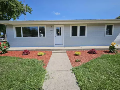 2110 W Memorial Dr, Janesville, WI 53548