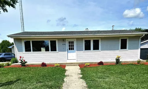 2110 W Memorial Dr, Janesville, WI 53548