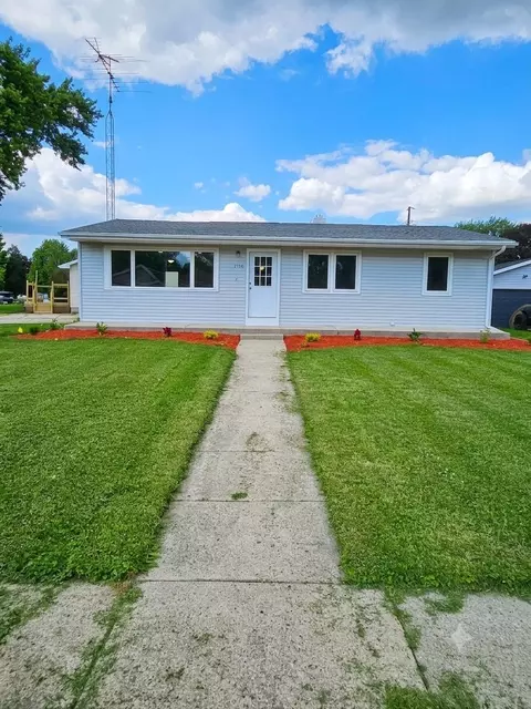 2110 W Memorial Dr, Janesville, WI 53548