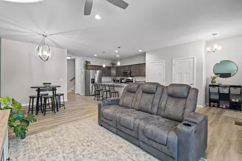 2832 Frisee Dr, Fitchburg, WI 53711