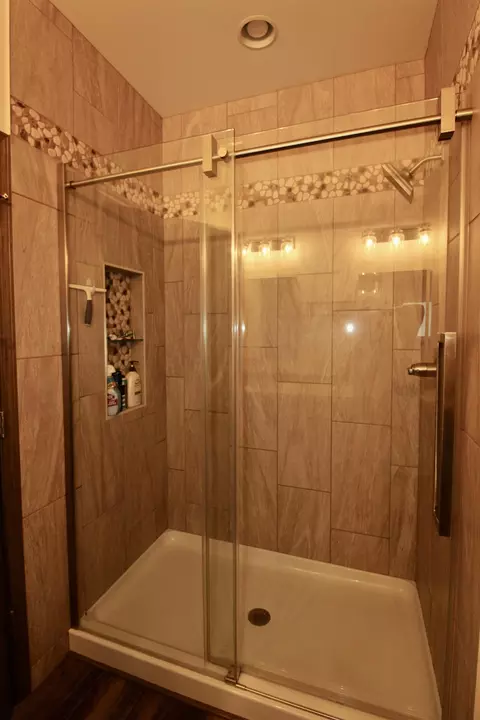 Bath - 3101 S Bartells Dr, Beloit, WI 53511 photo 2 of 5