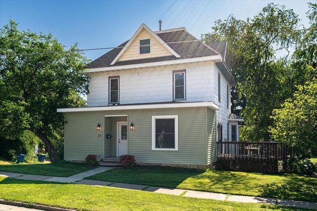 321 N Dunlap Ave, Viroqua, WI 54665