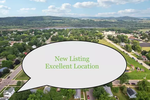 60 6th St, Prairie Du Sac, WI 53578