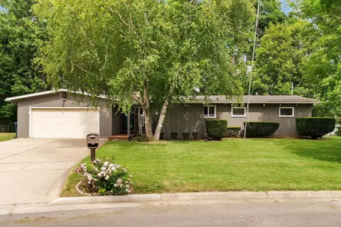 618 N Willard Ave, Janesville, WI 53548