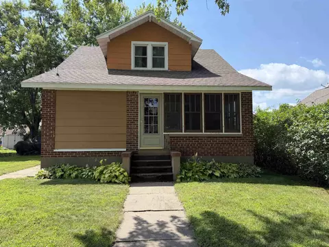 513 N Michigan St, Prairie Du Chien, WI 53821