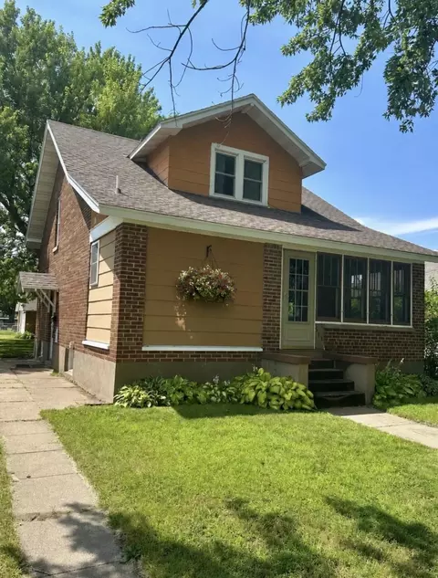 513 N Michigan St, Prairie Du Chien, WI 53821