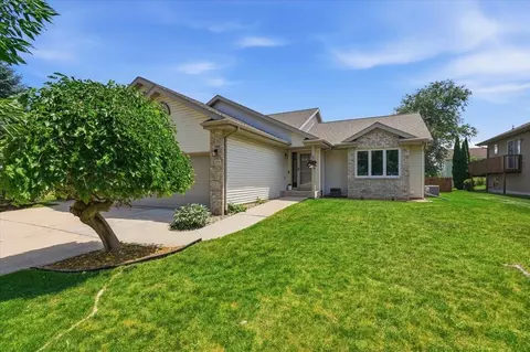 3273 Bookham Dr, Sun Prairie, WI 53590
