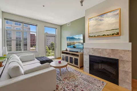 309 W Washington Ave #613, Madison, WI 53703