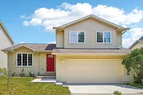 2421 Renaissance Dr, Fitchburg, WI 53711