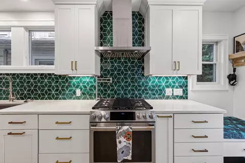 Kitchen - 1233 E Johnson St, Madison, WI 53703 photo 4 of 7