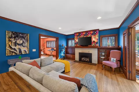 Living - 1233 E Johnson St, Madison, WI 53703 photo 4 of 9