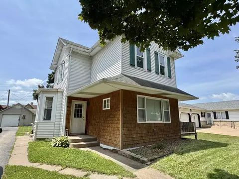 506 W Amelia St, Cassville, WI 53806