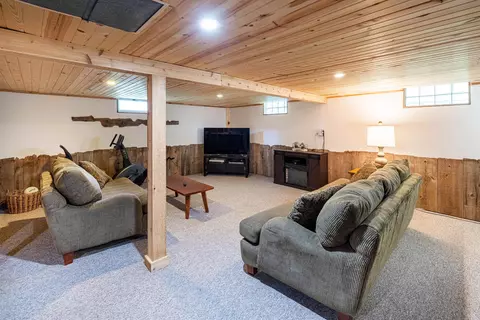 Living - 3531 E Shopiere Ln, Beloit, WI 53511 photo 6 of 6
