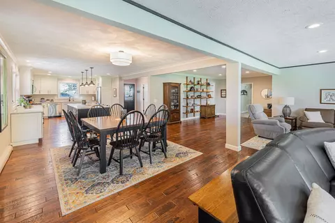 Dining - 3531 E Shopiere Ln, Beloit, WI 53511 photo 2 of 4