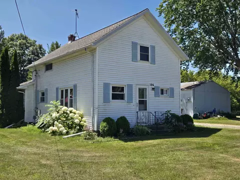 106 Hein St, Friesland, WI 53935