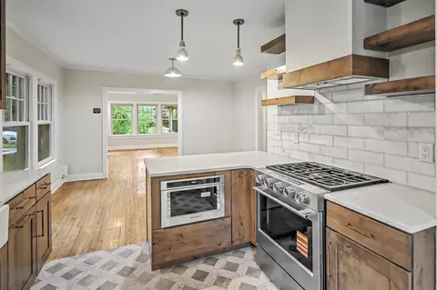 Kitchen - 2314 Keyes Ave, Madison, WI 53711 photo 8 of 10