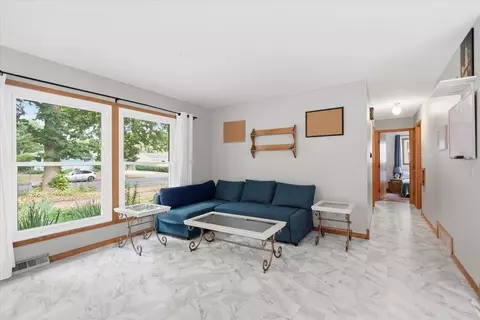 2209 Prairie Rd, Madison, WI 53711