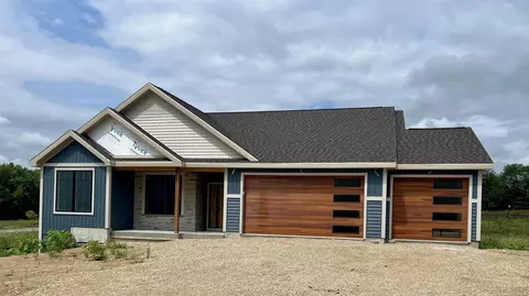 W8794 Goldenrod Trail, Cambridge, WI 53523