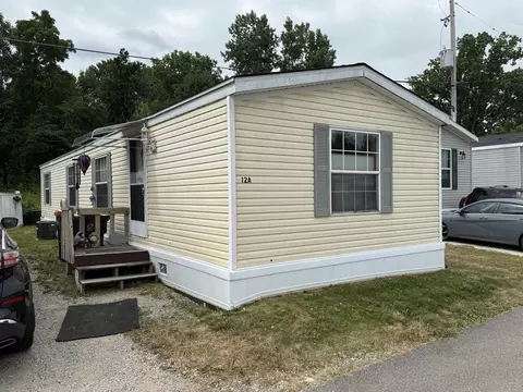 8481 S 5th Ave #A12, Oak Creek, WI 53154
