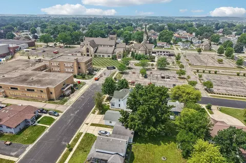 View/Area - 201 E 3rd St, Waunakee, WI 53597 photo 9 of 11