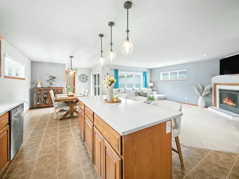 3821 Stonebridge Dr, Madison, WI 53719