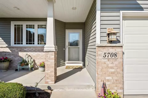5708 Prairie Stone Dr, Mcfarland, WI 53558