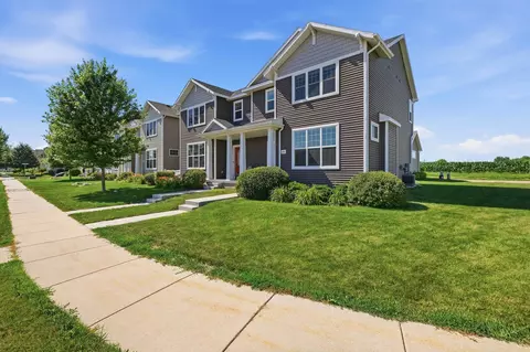1002 Okeeffe Ave, Sun Prairie, WI 53590