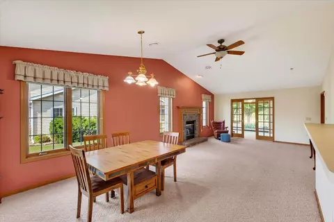 673 Springbrook Cir #65, Deforest, WI 53532 photo 9