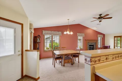 673 Springbrook Cir #65, Deforest, WI 53532 photo 8