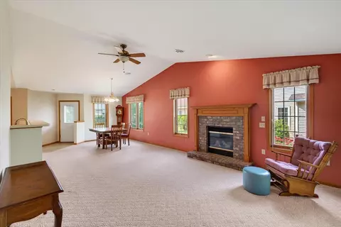 673 Springbrook Cir #65, Deforest, WI 53532 photo 12