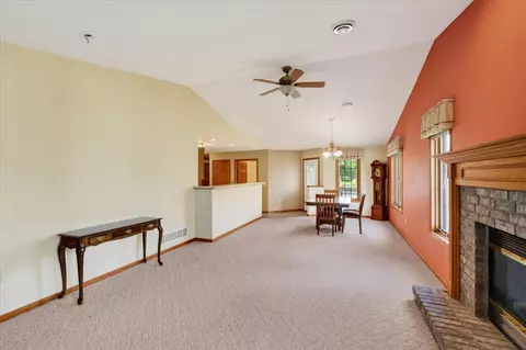 673 Springbrook Cir #65, Deforest, WI 53532 photo 14