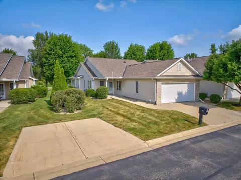 673 Springbrook Cir #65, Deforest, WI 53532 photo 41