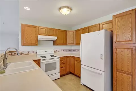 673 Springbrook Cir #65, Deforest, WI 53532 photo 17